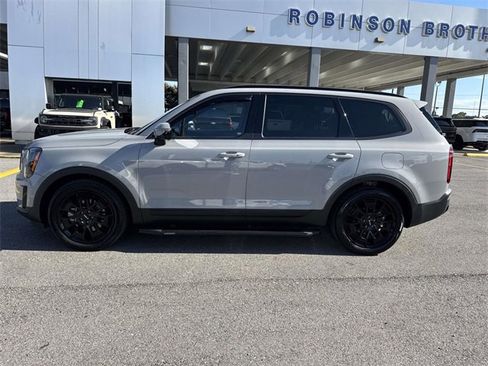 Used 2022 Kia Telluride SX w/ SX Prestige Package image 8