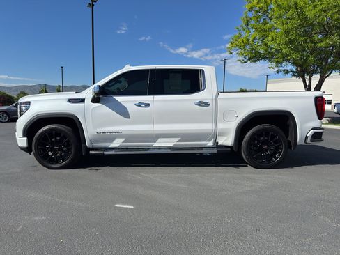 Used 2024 GMC Sierra 1500 Denali w/ Technology Package AWD/4WD image 4