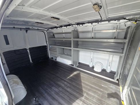 Used 2017 Chevrolet Express 2500 image 13