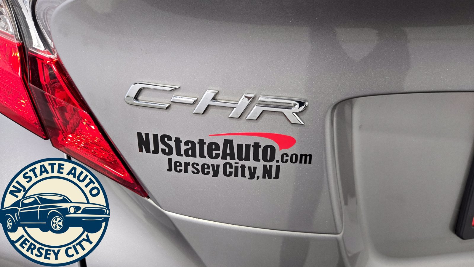 Used 2018 Toyota C-HR XLE FWD image 28