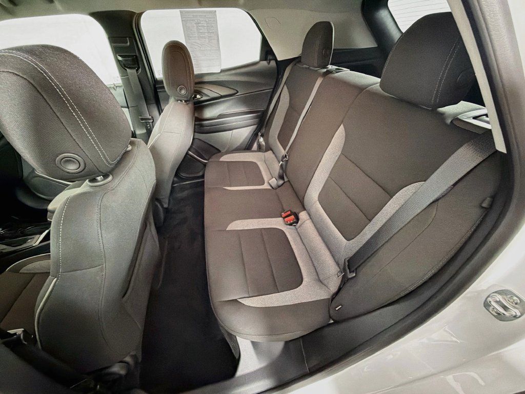 Used 2025 Chevrolet TrailBlazer LS w/ LS Convenience Package FWD image 23