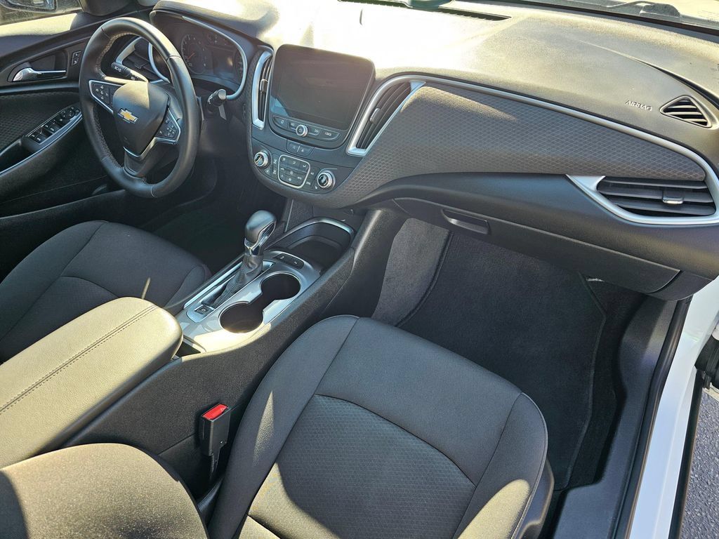 Used 2024 Chevrolet Malibu LT w/ Sport Edition FWD image 11