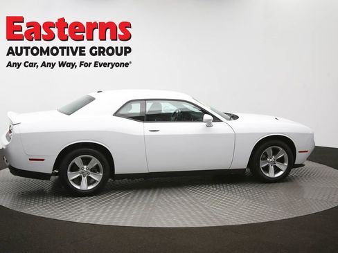 Used 2022 Dodge Challenger SXT image 41