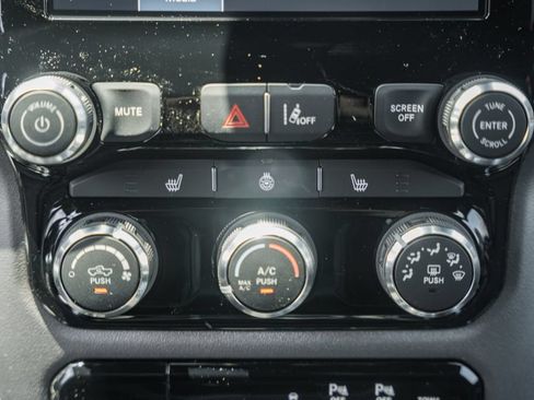New 2026 RAM 1500 4x4 Crew Cab image 24