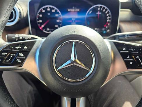 Used 2025 Mercedes-Benz GLC 350e 4MATIC image 24