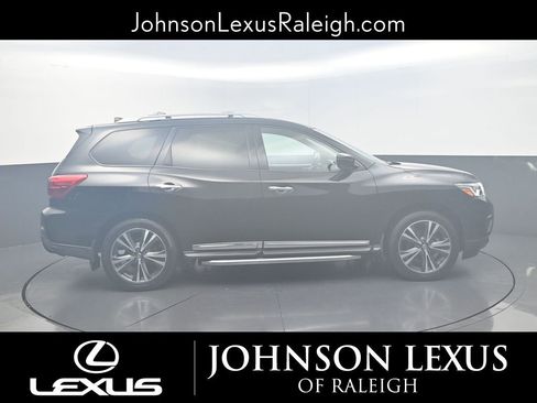 Used 2020 Nissan Pathfinder Platinum image 6