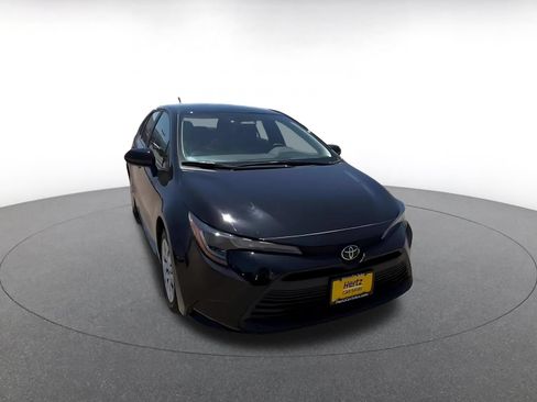 Used 2025 Toyota Corolla LE FWD image 3
