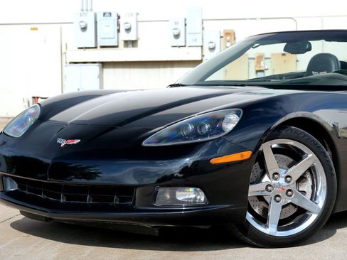Used 2007 Chevrolet Corvette Convertible w/ Preferred Equipment Group RWD image 20