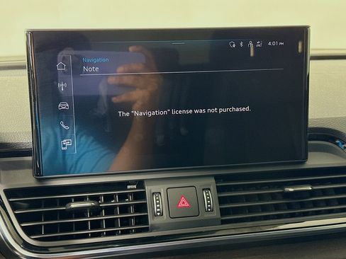 Used 2021 Audi Q5 e Premium Plus w/ Premium Plus Package image 13