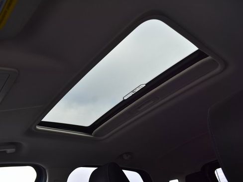 Used 2020 Ford EcoSport SE image 32