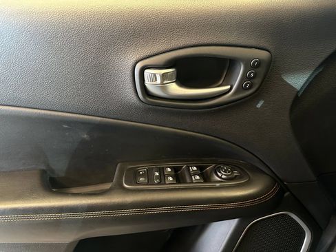 Used 2021 Jeep Compass Limited w/ Sun and Sound Group AWD/4WD image 19