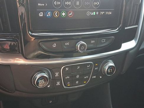 Used 2023 Chevrolet Traverse LT FWD image 15