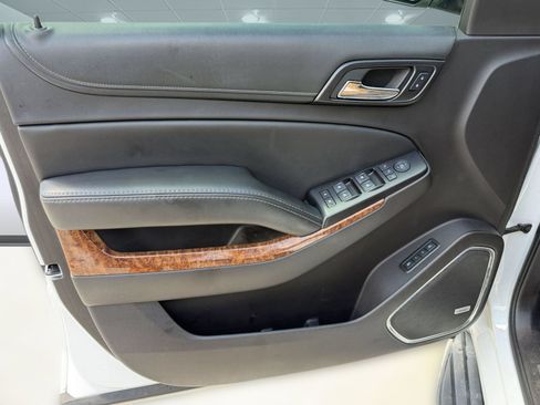 Used 2016 Chevrolet Suburban LTZ RWD image 14