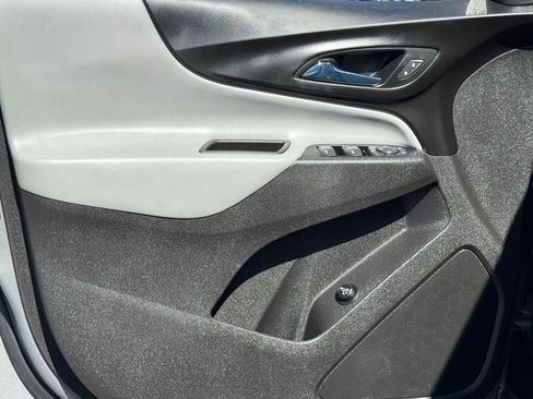 Used 2018 Chevrolet Equinox LT image 15