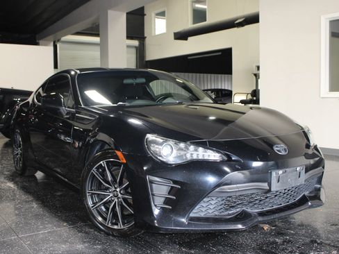 Used 2017 Toyota 86 image 30