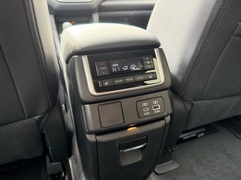 Certified 2025 Subaru Ascent Bronze Edition w/ Popular Package #2 image 25