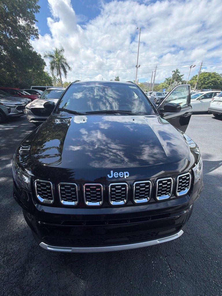 Used 2026 Jeep Compass Limited AWD/4WD image 2