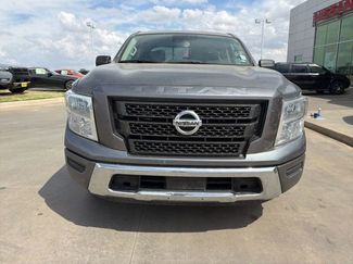 Used 2022 Nissan Titan SV video 2