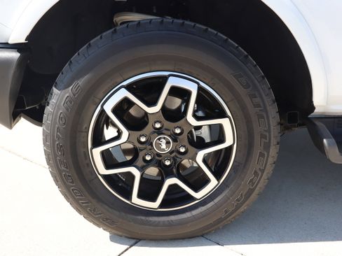 Used 2025 Ford Bronco Outer Banks AWD/4WD image 28