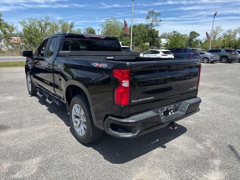 Used 2019 Chevrolet Silverado 1500 Custom w/ Custom Value Package image 5