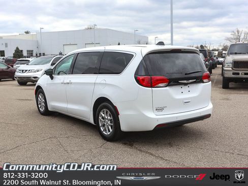 New 2026 Chrysler Voyager LX image 5