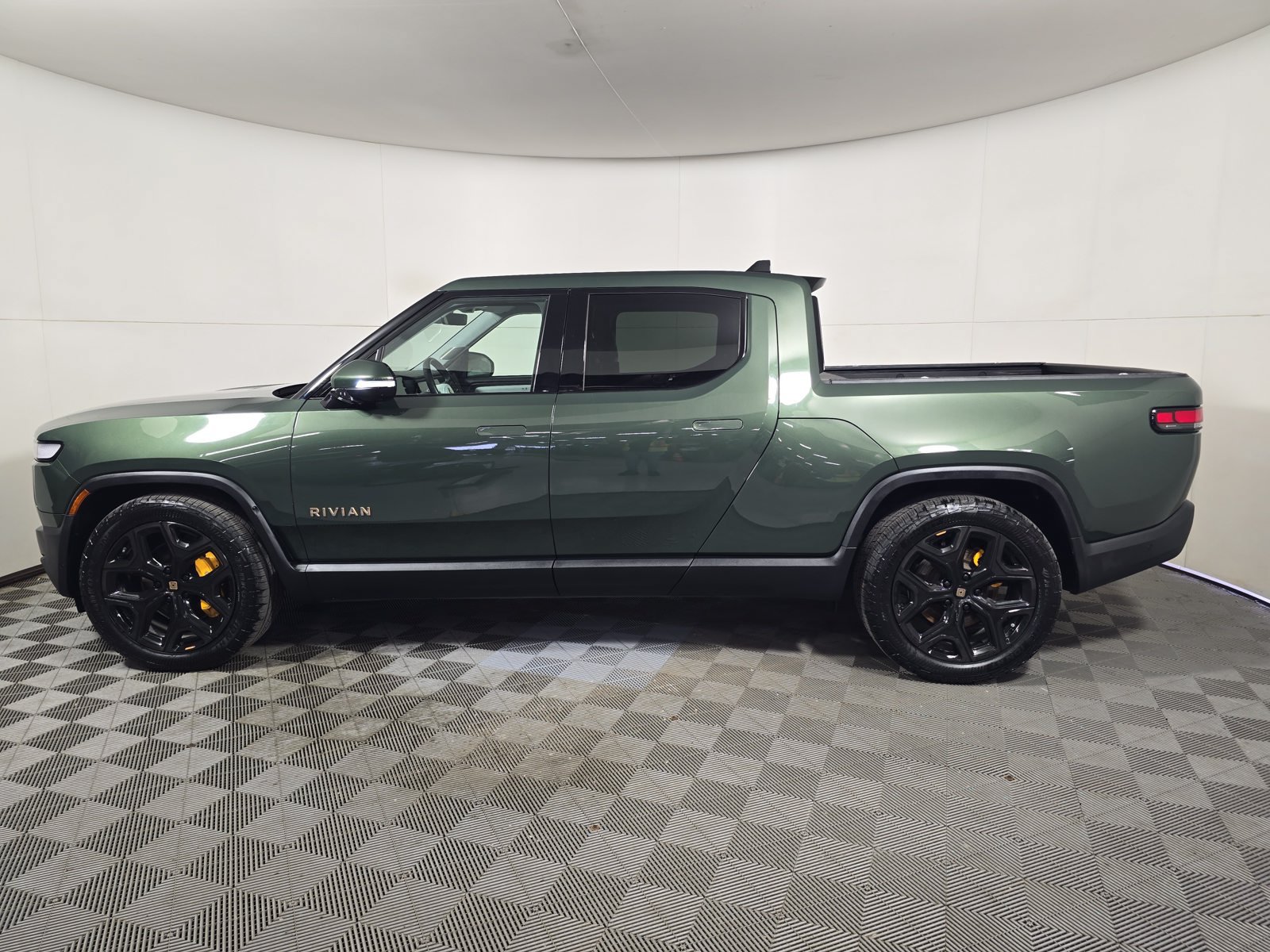 Used 2023 Rivian R1T Adventure Quad AWD/4WD image 2