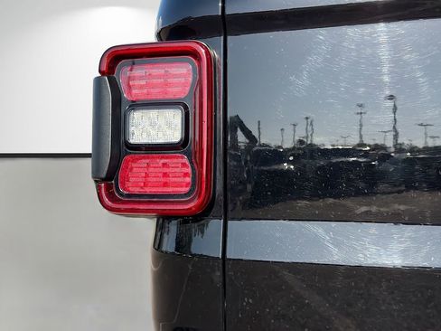 Used 2020 Jeep Gladiator Overland AWD/4WD image 10