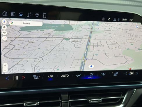 New 2026 Chevrolet Equinox EV LT image 9