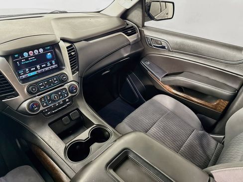 Used 2018 Chevrolet Suburban LS AWD/4WD image 24