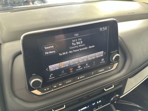 Used 2024 Nissan Rogue SV FWD image 16