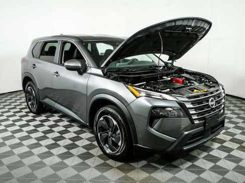 Used 2024 Nissan Rogue SV AWD/4WD image 33