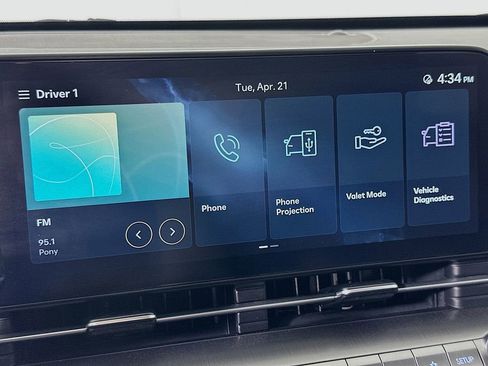 Used 2025 Hyundai Kona SEL FWD image 24