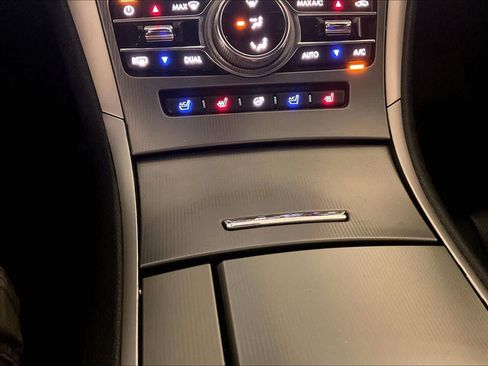 Used 2018 Lincoln MKZ Reserve w/ Climate Package AWD/4WD image 14