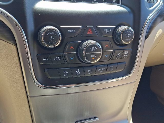 Used 2021 Jeep Grand Cherokee Laredo AWD/4WD image 16