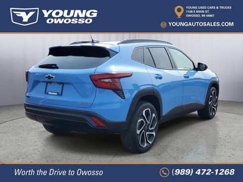 Certified 2024 Chevrolet Trax RS w/ Sunroof Package FWD image 3