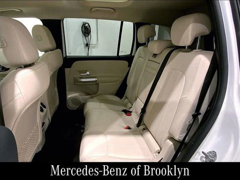 Used 2023 Mercedes-Benz GLB 250 4MATIC image 23