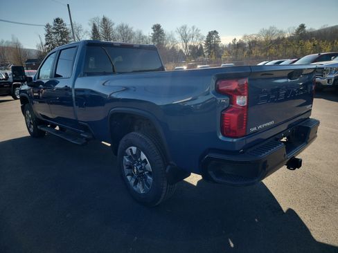 Used 2024 Chevrolet Silverado 2500 Custom w/ Custom Value Package image 6