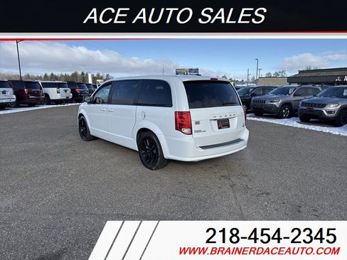 Used 2019 Dodge Grand Caravan GT FWD image 3