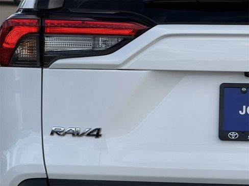 Used 2025 Toyota RAV4 XLE image 24