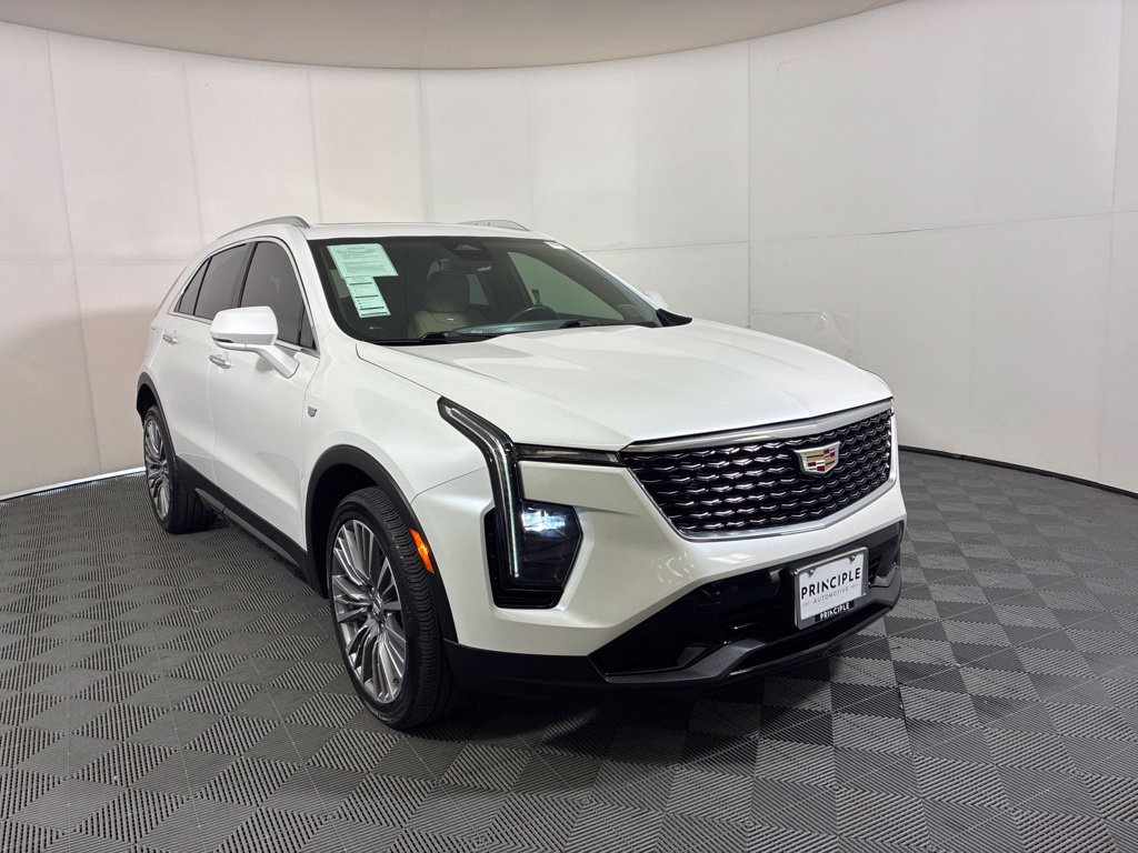 Used 2024 Cadillac XT4 Premium Luxury FWD image 4