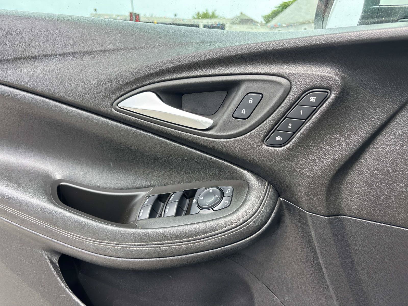 Used 2022 Buick Encore GX Essence w/ Experience Buick Package AWD/4WD image 18