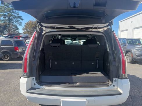 Used 2018 Chevrolet Tahoe LS image 10