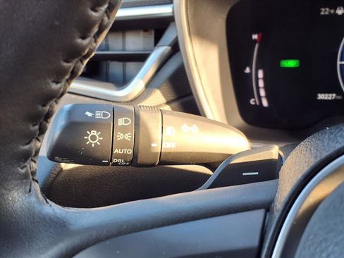 Used 2023 Toyota Corolla Cross XSE w/ Convenience Package image 31