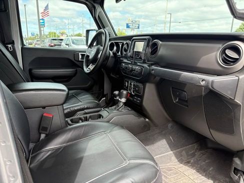 Used 2020 Jeep Gladiator Sport w/ Quick Order Package 24S AWD/4WD image 10