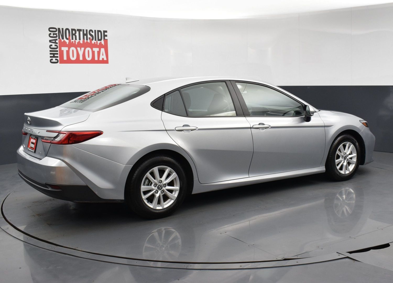 Used 2025 Toyota Camry LE FWD image 4