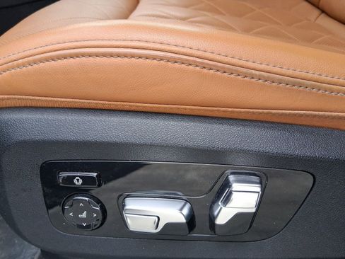 Certified 2023 BMW X7 xDrive40i image 13