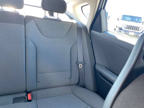 Used 2025 Kia K4 FWD image 37