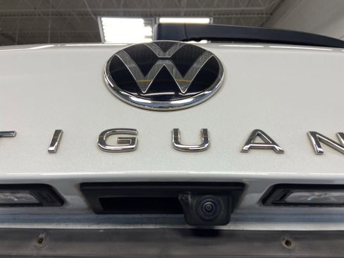 Used 2022 Volkswagen Tiguan SEL R-Line image 33