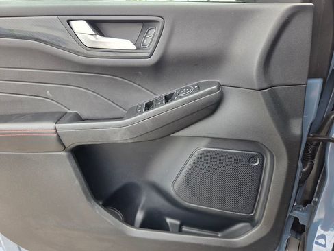Used 2025 Ford Escape ST-Line FWD image 19