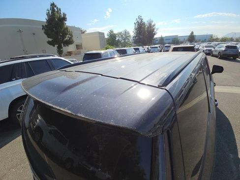 Used 2025 Cadillac Escalade ESV Sport w/ Touring Package AWD/4WD image 21